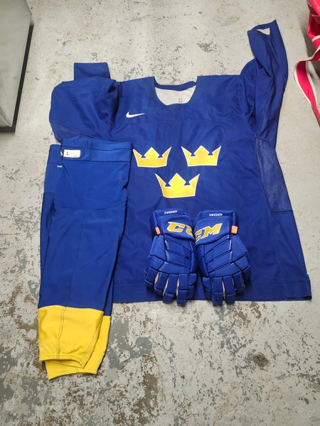 Team Sweden  (Jersey, gloves, socks)