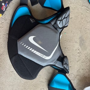 Youth Large Nike Vapor LT Shoulder Pads (Used)