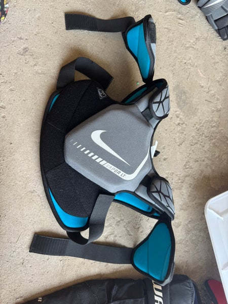 Youth Large Nike Vapor LT Shoulder Pads (Used)