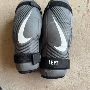 Large Youth Nike Vapor Arm Pads (Used)