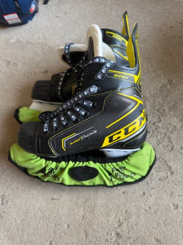 CCM Super Tacks 9350 Hockey Skates Regular Width 13 (Used)