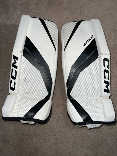 24"  CCM YFlex Goalie Leg Pads (Used)