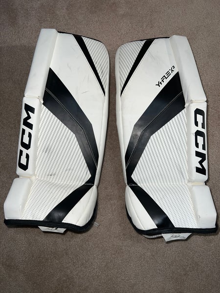 24"  CCM YFlex Goalie Leg Pads (Used)