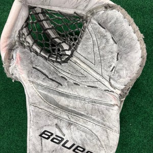 White Intermediate Bauer Vapor X5 Pro Goalie Glove Regular (Used)