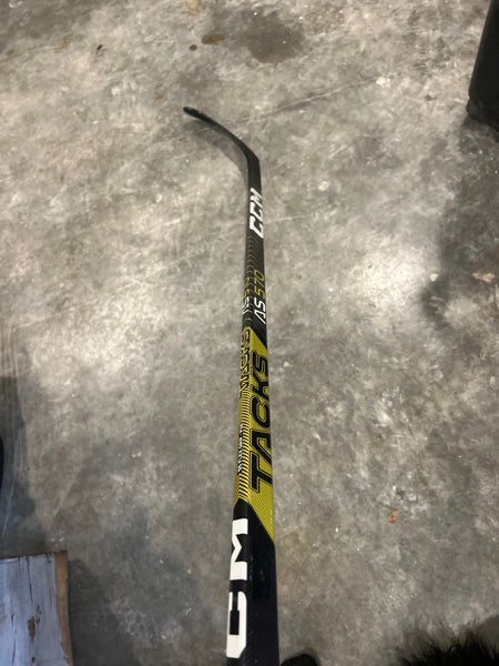 Intermediate CCM AS-570 Right Handed Hockey Stick P28 (Used)