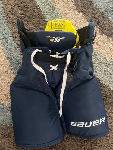 Small Junior Bauer Supreme S29 Hockey Pants (Used)