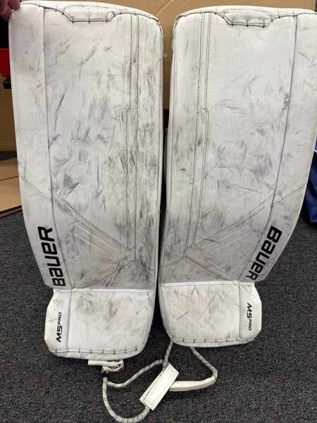White Bauer Supreme M5 Pro Goalie Leg Pads (Used) | Senior Small (33+)