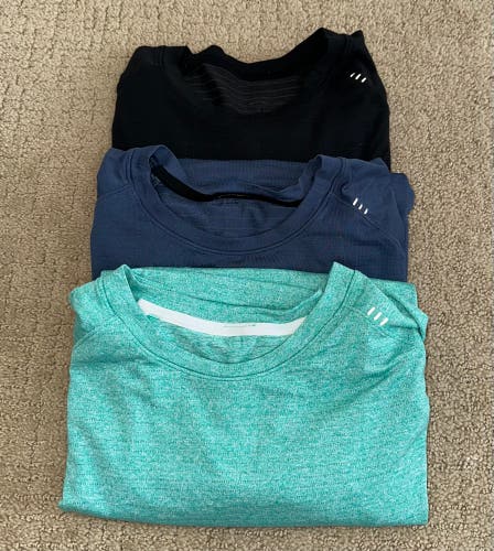 Lululemon Men’s Shirts Size Large (Pack of 3)