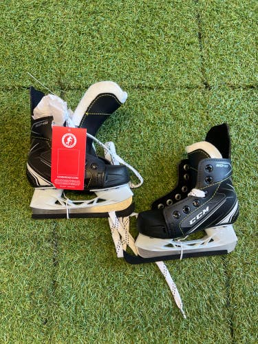 Youth CCM Tacks 9040 Hockey Skates Regular Width 9.0 (New)