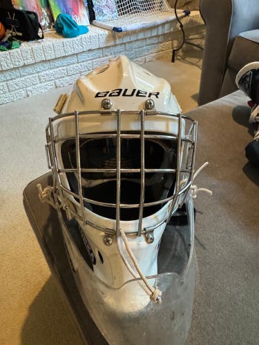 Senior Bauer 930 Goalie Mask (Used)