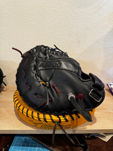 Wilson RH First Base A2000 Baseball Glove 12" (Used)