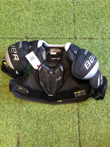 Medium Junior Bauer Supreme M5 Pro Shoulder Pads (Used)