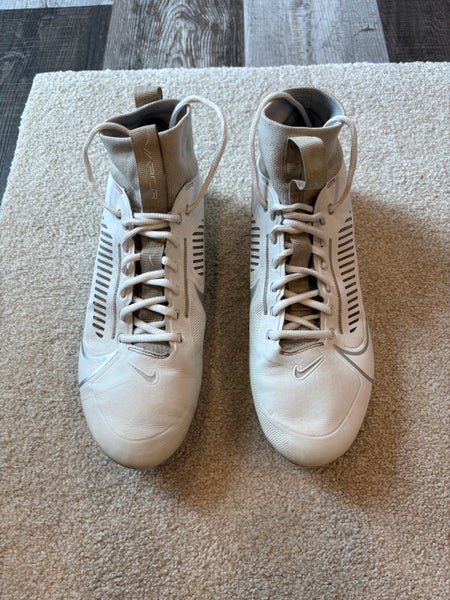 Men's Size M 10.5 (W 11.5) Nike Molded Cleats (Used)