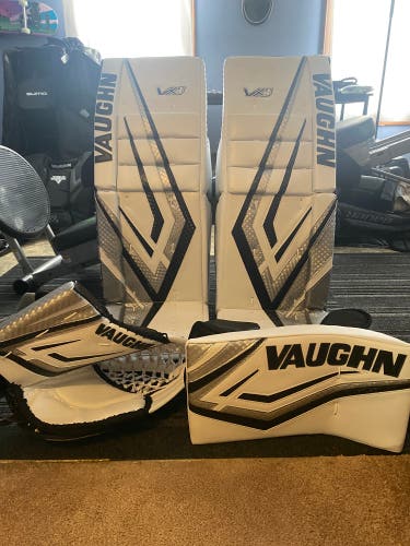32"  2025 Vaughn Vx1 Goalie Leg Pads Pro Stock (New)