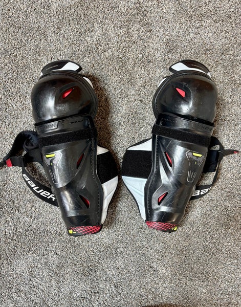 Intermediate Bauer Vapor Hyperlite 13" Shin Pads  (Used)