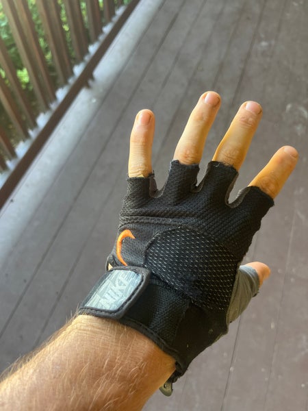Nike lifting gloves