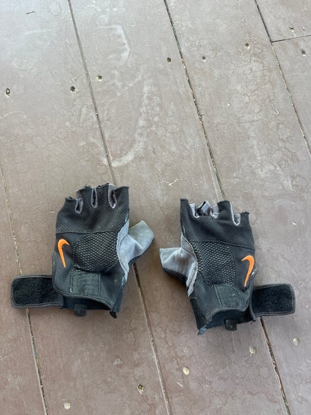 Nike lifting gloves