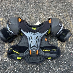 Large Junior CCM XF Pro Shoulder Pads (Used)