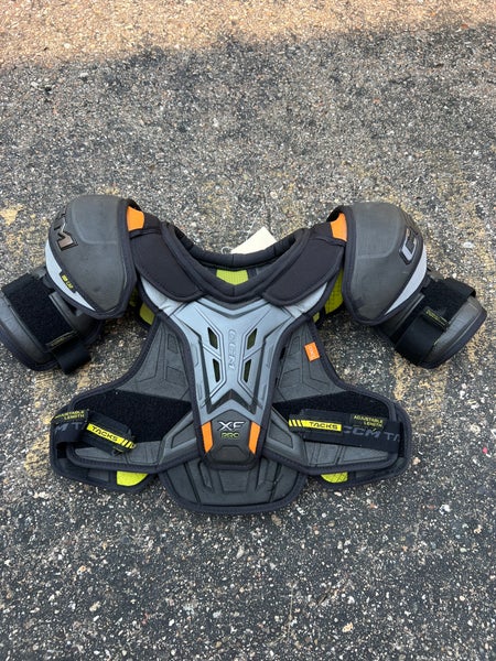 Large Junior CCM XF Pro Shoulder Pads (Used)