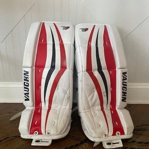 22 + 2"" Vaughn Vaughn V7 XR Goalie Leg Pads (Used)