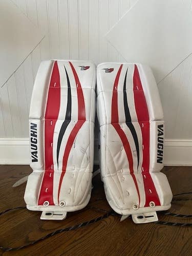 22 + 2"" Vaughn Vaughn V7 XR Goalie Leg Pads (Used)