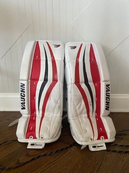 22 + 2"" Vaughn Vaughn V7 XR Goalie Leg Pads (Used)