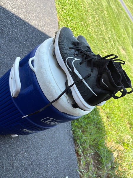 Men's Size M 8.0 (W 9.0) Nike (Used)