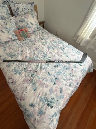 Junior CCM JetSpeed FT8 Pro Left Hand Hockey Stick P28 (Used)