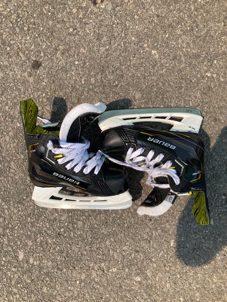 Bauer Supreme M5 Pro Hockey Skates Regular Width | Youth Size: 13