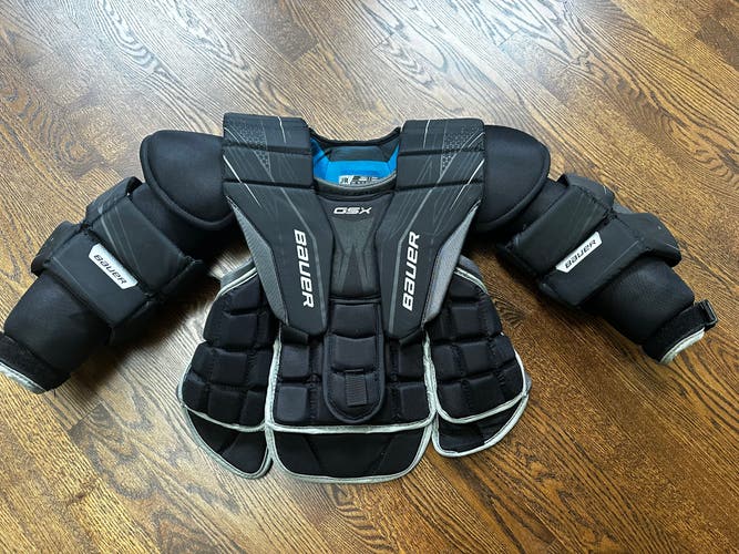 Small / Medium  2021 Bauer GSX Goalie Chest Protector (Used)