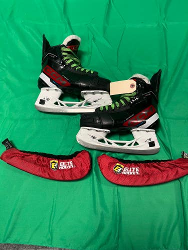 Junior CCM JetSpeed FT670 Hockey Skates Wide Width Size 3 (Used)