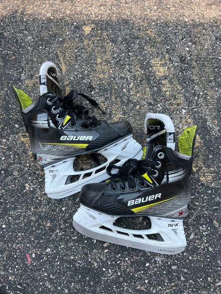 Junior Bauer Vapor X4 Hockey Skates | Size 1 EE