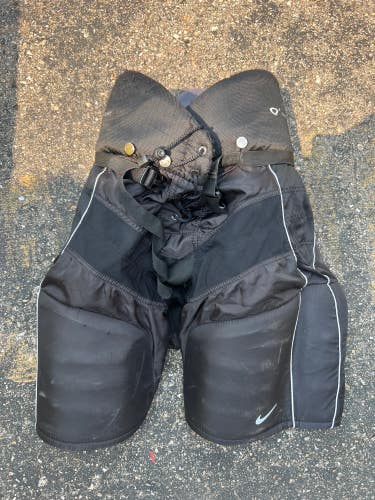 Senior Medium Nike Quest 3 Hockey Pants (Used)