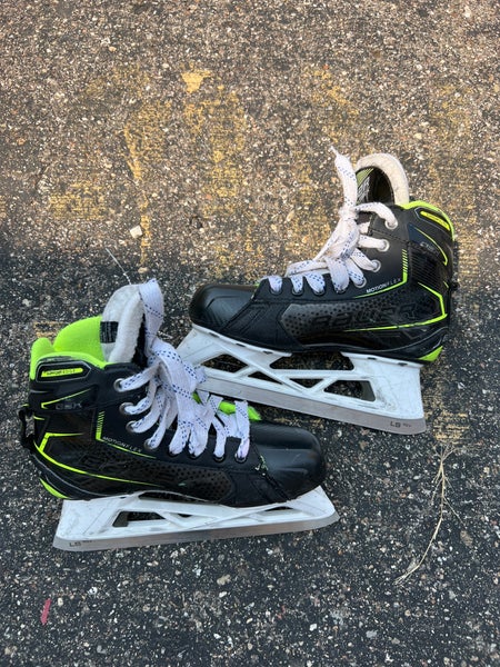 Intermediate Bauer GSX Hockey Goalie Skates | Size 4 EE