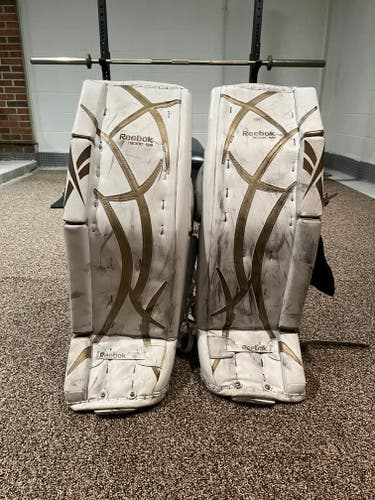 34" Reebok 9000 Goalie Leg Pads (Used)