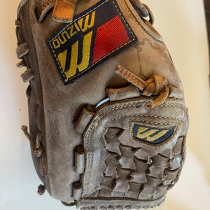 Mizuno Max Flex Professional Model Baseball Glove: RHT