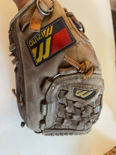 Mizuno Max Flex Professional Model Baseball Glove: RHT