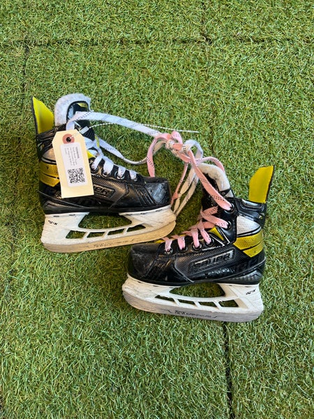 Youth Bauer Supreme 3S Hockey Skates Regular Width 9.0 (Used)