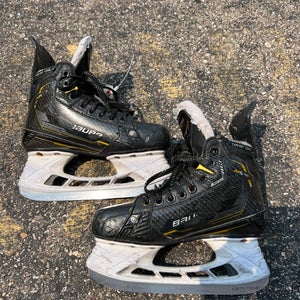 Junior Bauer Supreme M5 Pro Hockey Skates | Size 3 (Used)