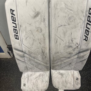Medium  Bauer Supreme S29 Goalie Leg Pads (Used)