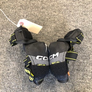 Youth Medium CCM Tacks XF Pro Elbow Pads (Used)