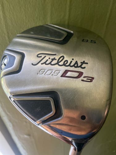 Men's Titleist 909 D3 Right Handed Driver Extra Stiff Flex (Used)