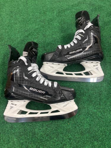 Intermediate Bauer Supreme Mach Hockey Skates (Fit 2) Size 5 (Used)