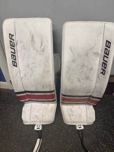 Junior Large  Bauer GSX Goalie Leg Pads (Used)