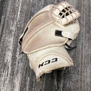 CCM Extreme Flex III E3.5 Goalie Glove | Junior Regular