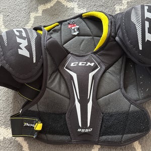 Small Junior CCM Shoulder Pads (Used)