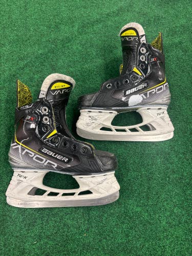 Junior Bauer Vapor 3X Hockey Skates (Regular) Size 1 (Used)