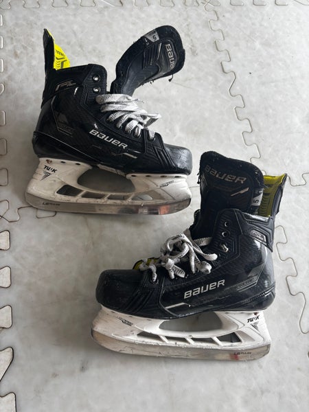 Bauer Ignite Pro+ Hockey Skates Size 5 (Used)