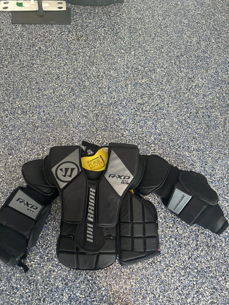 Large/Extra Large  Warrior Ritual XP Goalie Chest Protector  (Used)