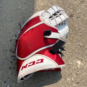 Senior CCM E4.9 Goalie Glove
